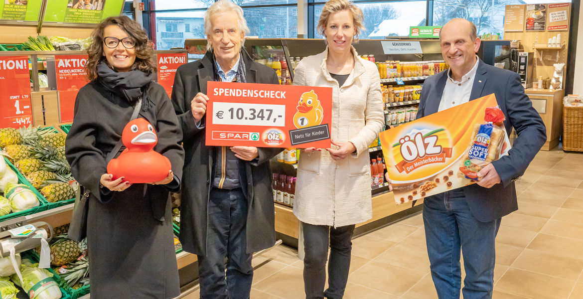 Spendenuebergabe_Netz_fuer_Kinder