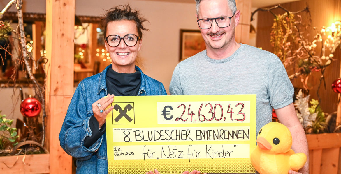 NfK Entenrennen Scheck_© Udo Mittelberger-31