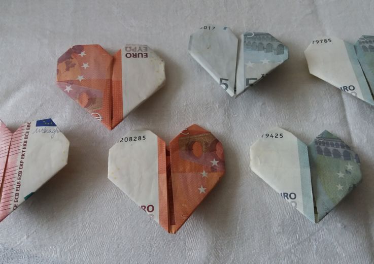 Herzen-Geld für das Netz für Kinder