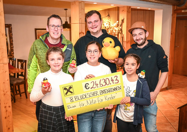 NfK Entenrennen Scheck_© Udo Mittelberger-29