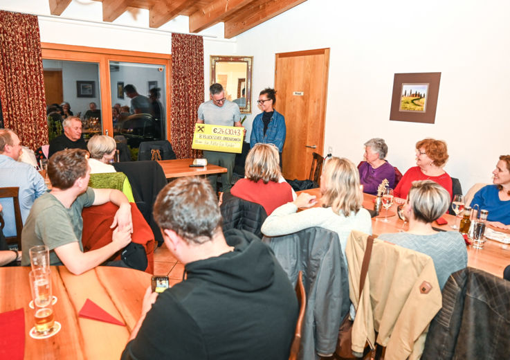 NfK Entenrennen Scheck_© Udo Mittelberger-14